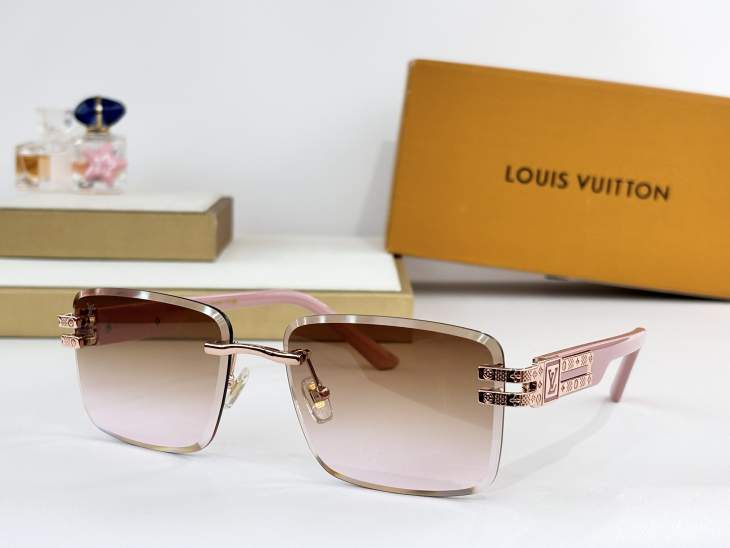 Picture of Louis Vuitton Sunglasses _SKUfw76989729fw